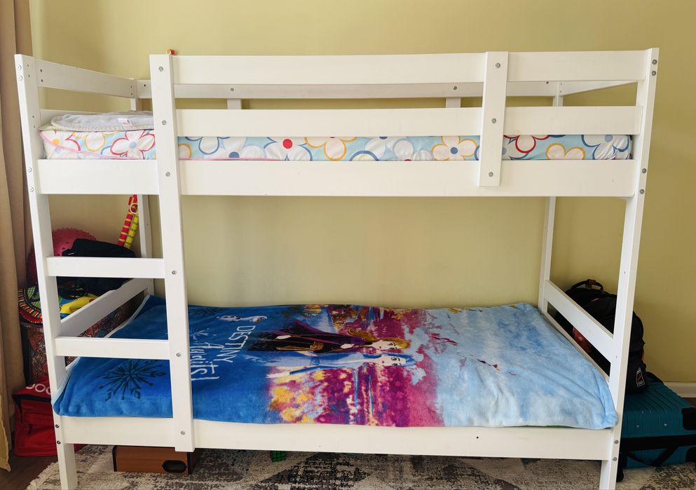 Продам двухяростную кровать