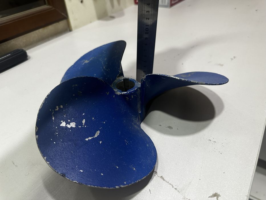 Продаётся винт на катер амур новый