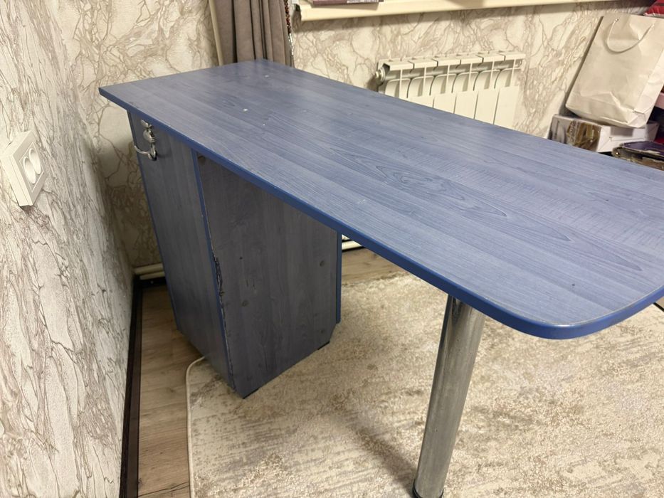 Маникюрный стол сатылады