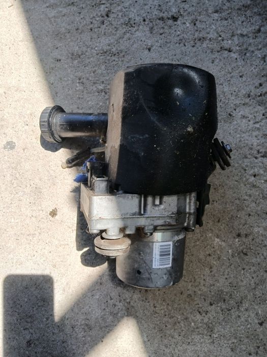 Помпа за сервоуправление Peugeot 407 2010г. 9670302280