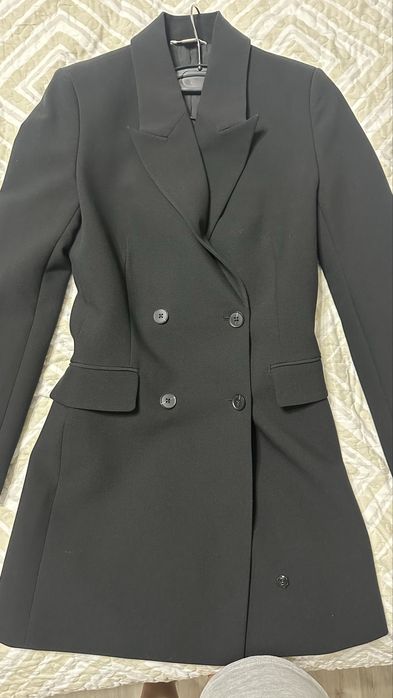 Продам платье пиджак, черный, размер S