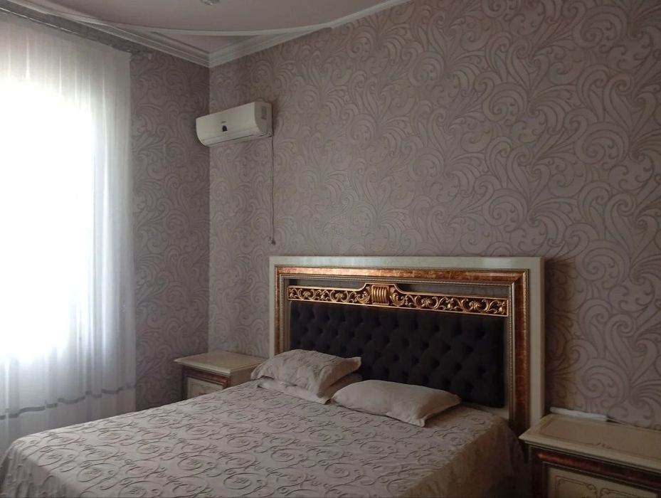 Продается Евродом 4 сотки 8 комнаты Домбрабод  трехуровневый