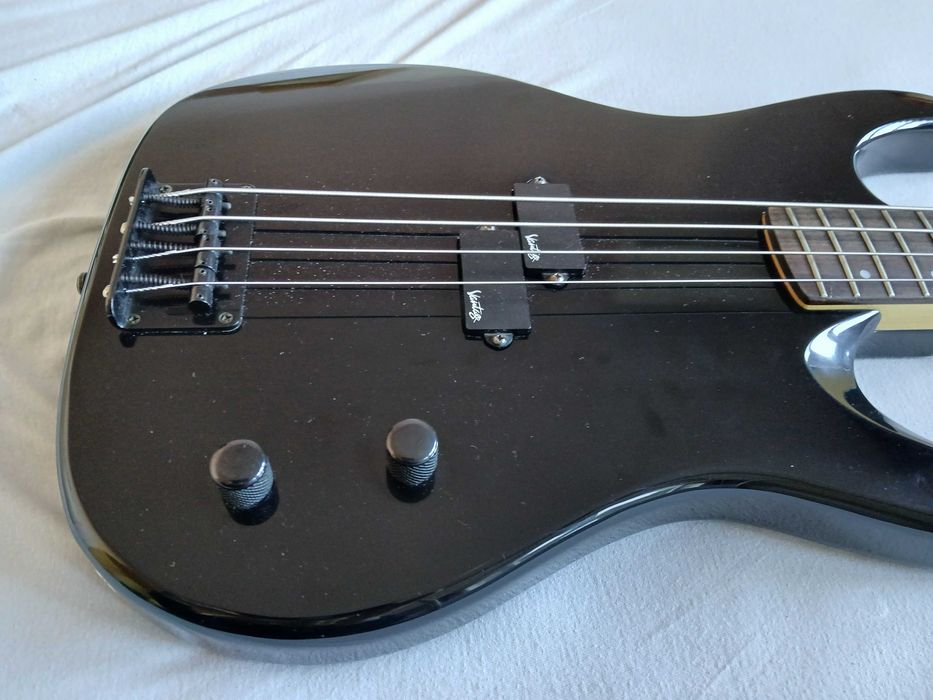 Бас китара  Vantage