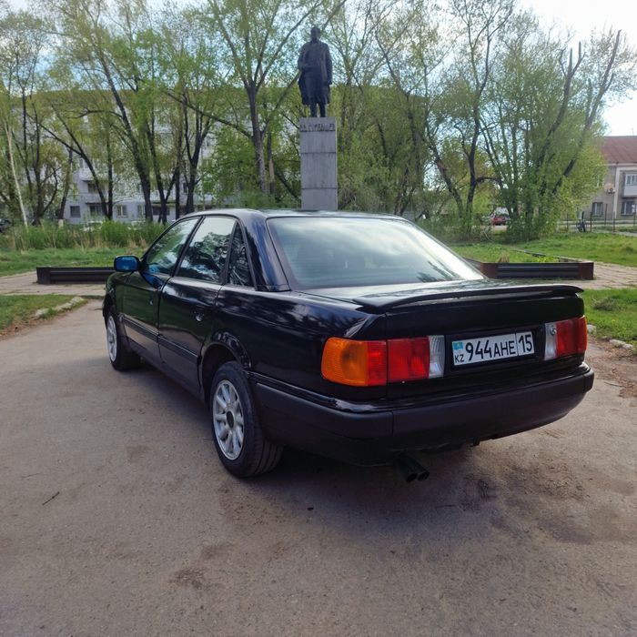 Продам ауди 100 с4