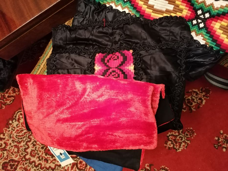 Пътеки,вълнени одеяла и калъфки