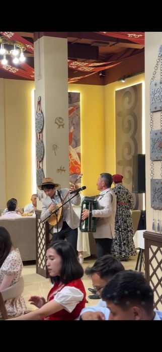 Тамада, асаба, шоумен