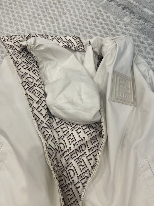 Куртки 3 тысячи тенге