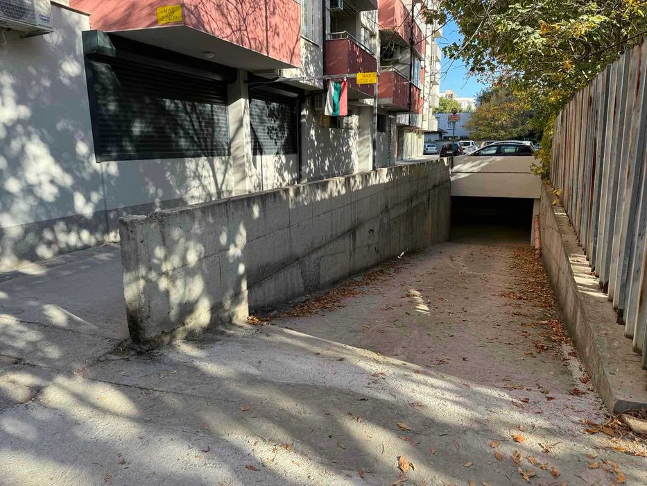 Продава се Гараж / Паркомясто в Пловдив, Южен - 1900 кв.м за 152 €/кв.м - Снимка #8