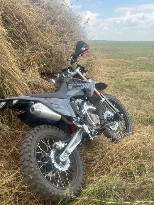 Продам sycmcc 250 в хорошем состояние
