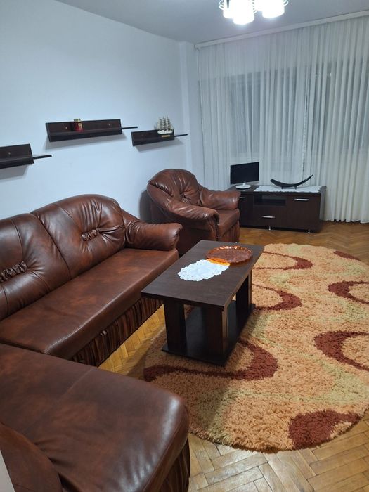 Apartament de inchiriat cu 3 camere, zona Unirii Sud