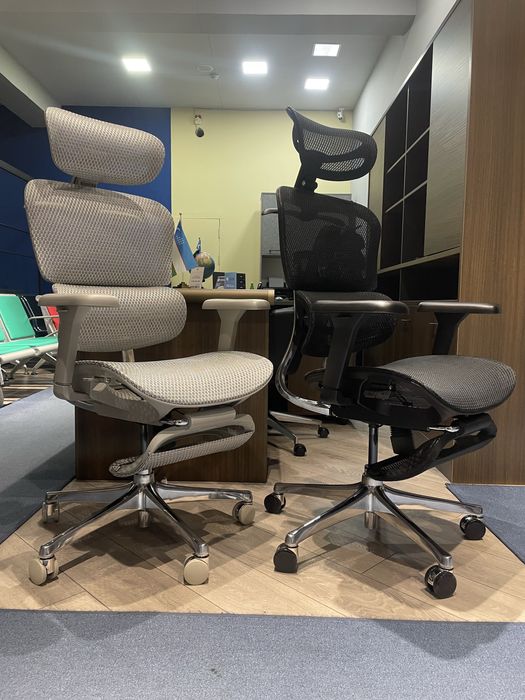 Офисное сеточное кресло премиум класса модель lucky bear black & grey