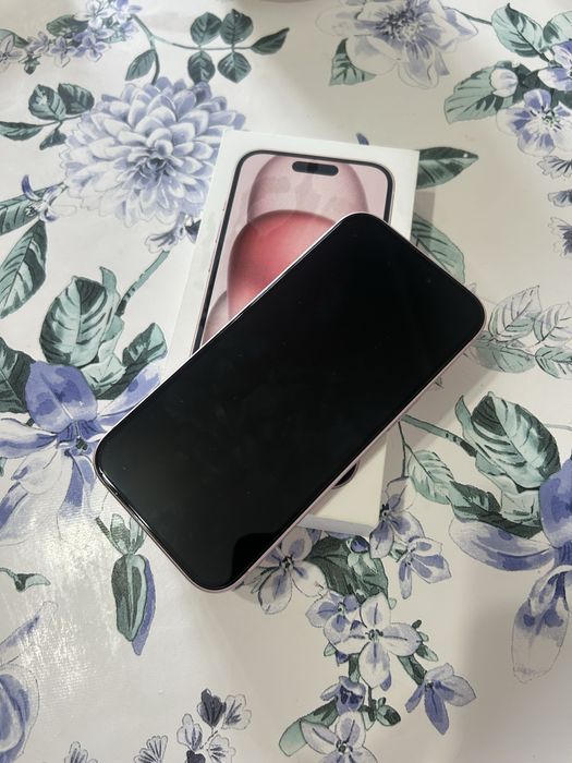 Продам iPhone 15, 128 ГБ