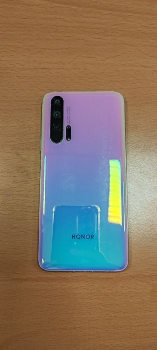 Huawei Honor 20 Pro 256 Gb акб 100%