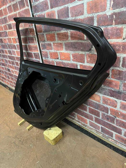 Usa dreapta spate BMW f40 Noua Originala