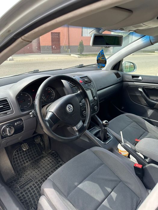 Vând golf 5/2.0 BKD