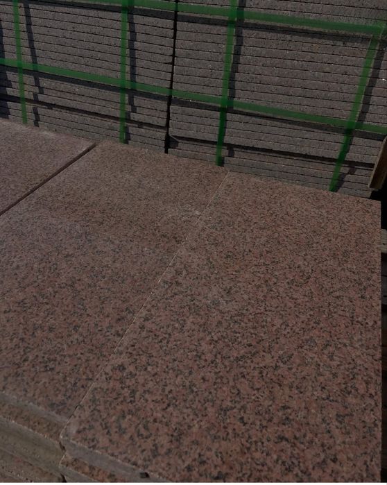 Фасад травертин гранит