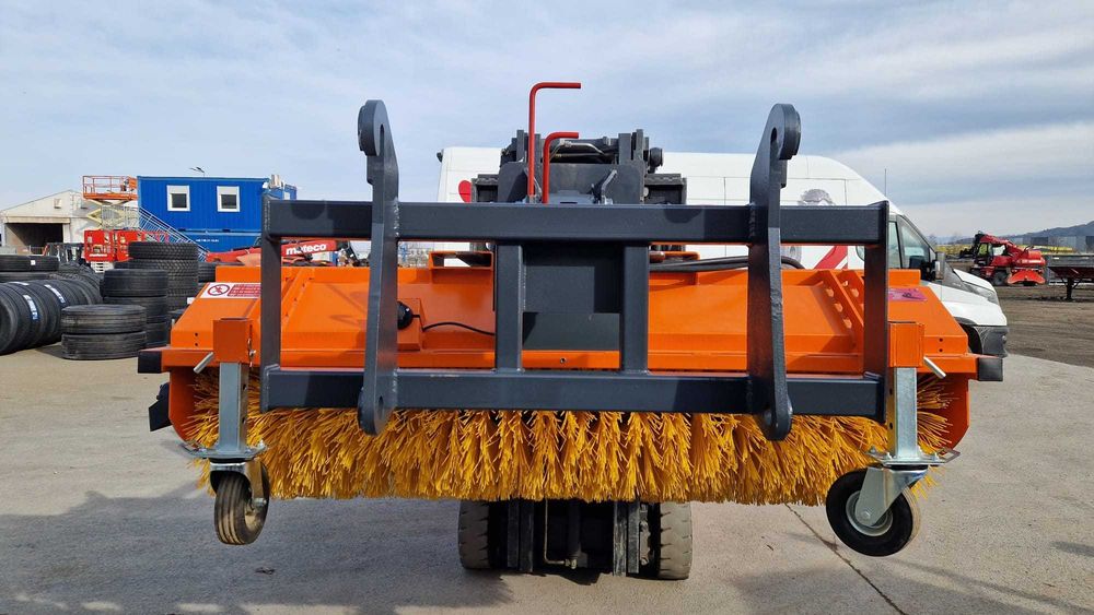 Perie industriala matura stradala buldoexcavator, incarcator, Bobcat