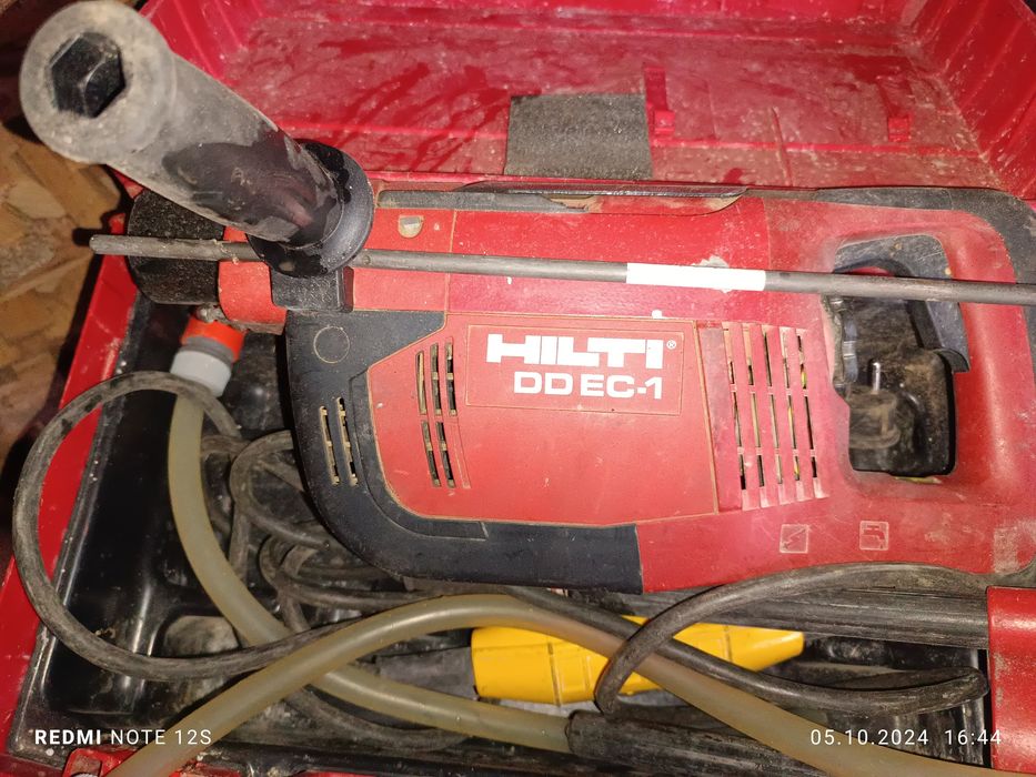 Vând set scule Hilti