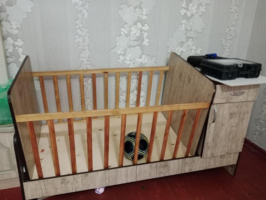 Detskiy krovat tebranadi qölda yengidek