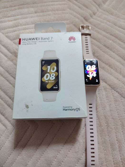 Смартбраслеты Mi и Huawei