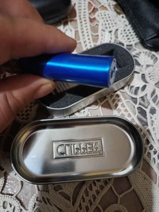 Vând brichetă cliper