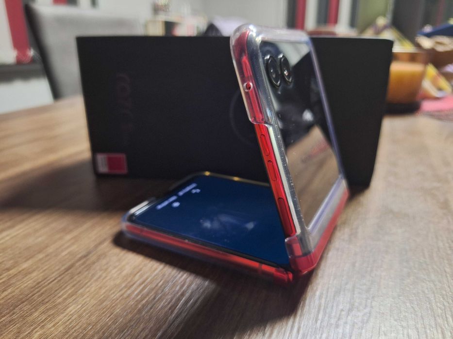 Продавам motorola razar 40 ultra