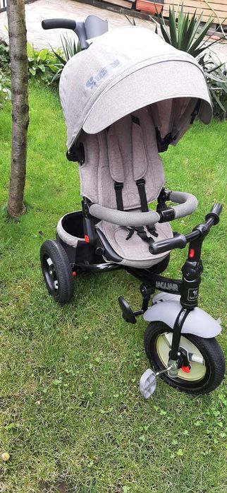 Триколка със сенник и въртяща се седалка JAGUAR