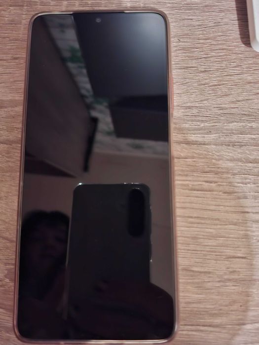 Motorola g06 оранжев