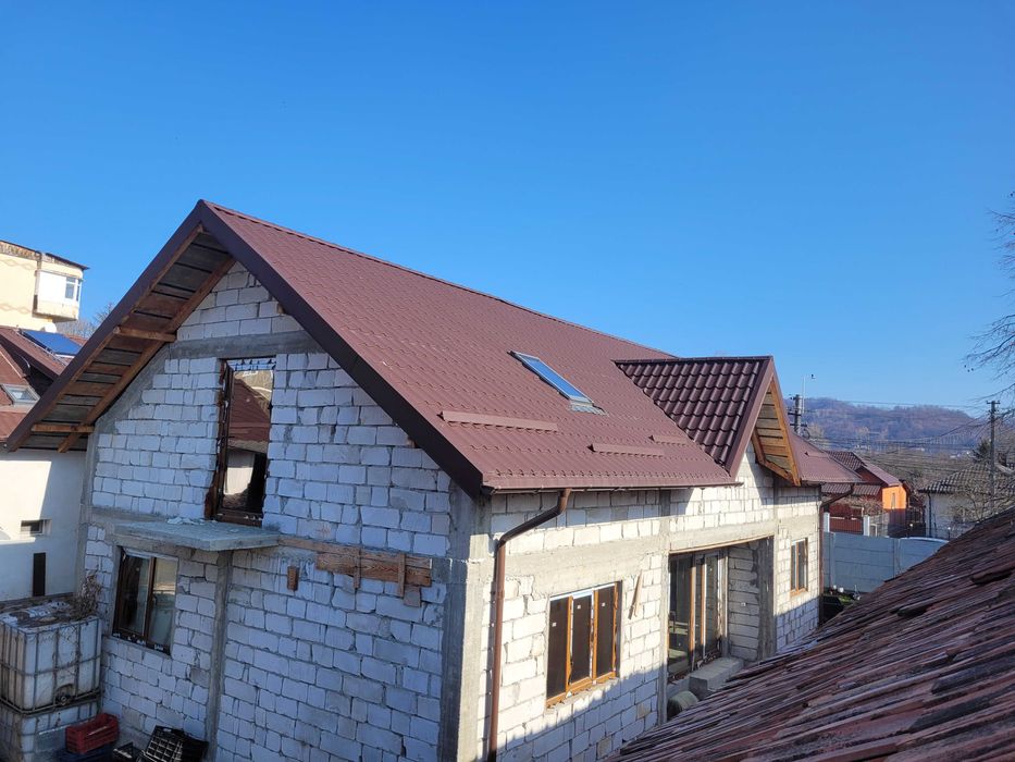 Casă la roșu + Teren generos + Spațiu comercial în stațiunea Pucioasa