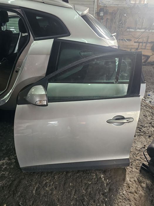 Usa stanga fata Renault Megane 3 hatchback/combi