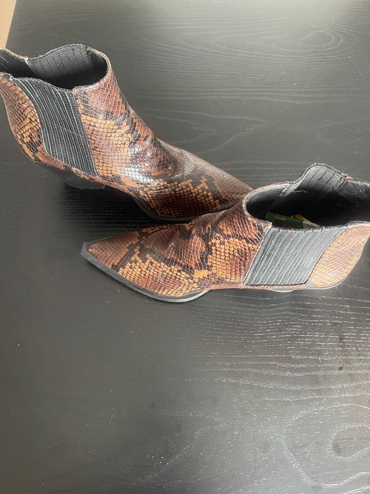 Botine tip cowboy de piele sarpe made in Italy