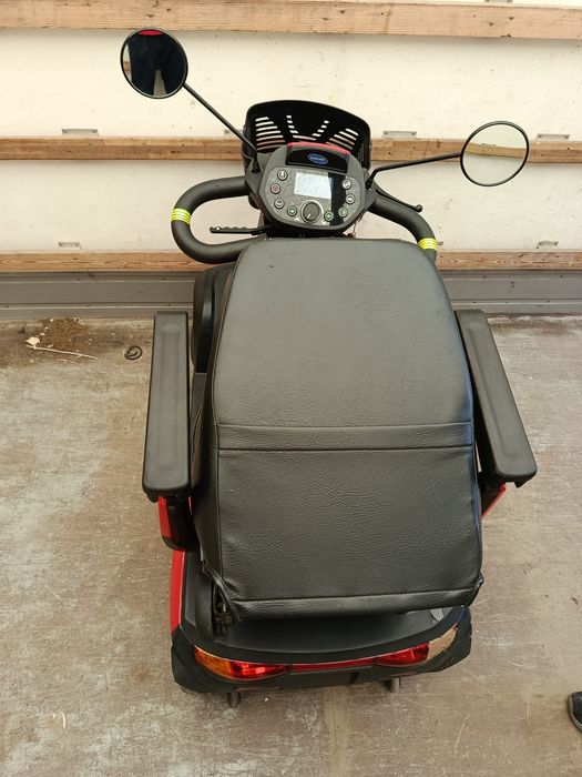 Scuter electric pt persoane cu dizabilitați