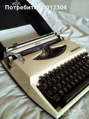 Антикварна немска РАБОТЕЩА пишеща машина - латиница