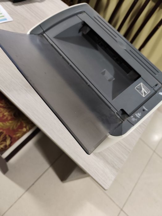 Принтер LBP2900 в хорошем состоянии
