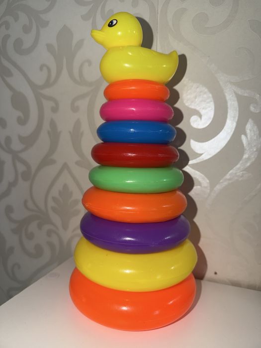 Пирамидка игрушка