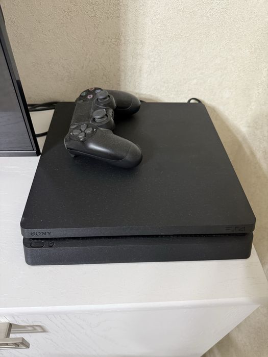 Продам Play Station 4