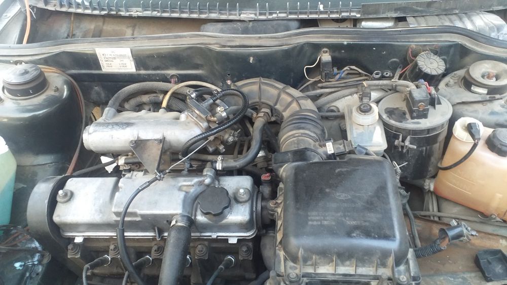 Продам ваз 2113 цвет тёмно-зелёный.