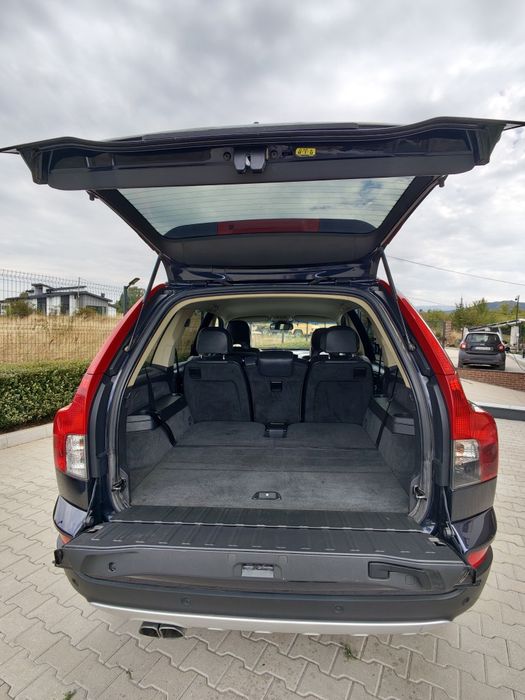 Продавам Volvo XC90 D5 AWD