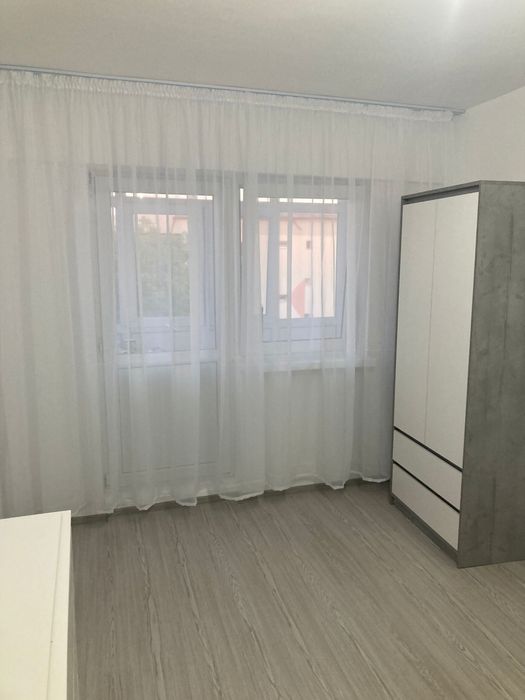 Inchiriez garsoniera