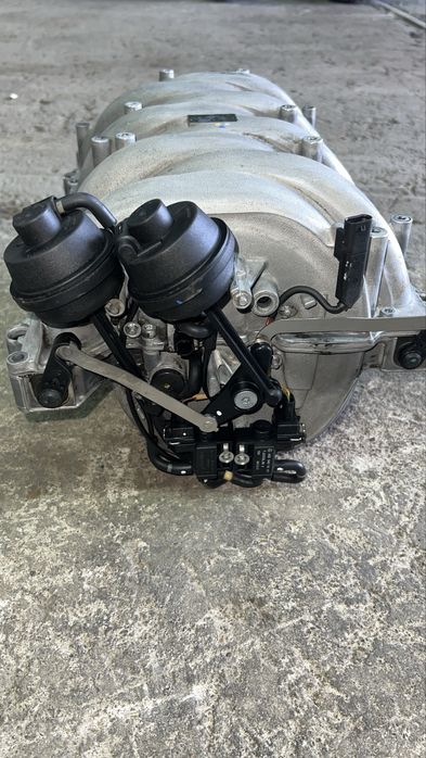 Впускной коллектор Мерседес М273 5.5