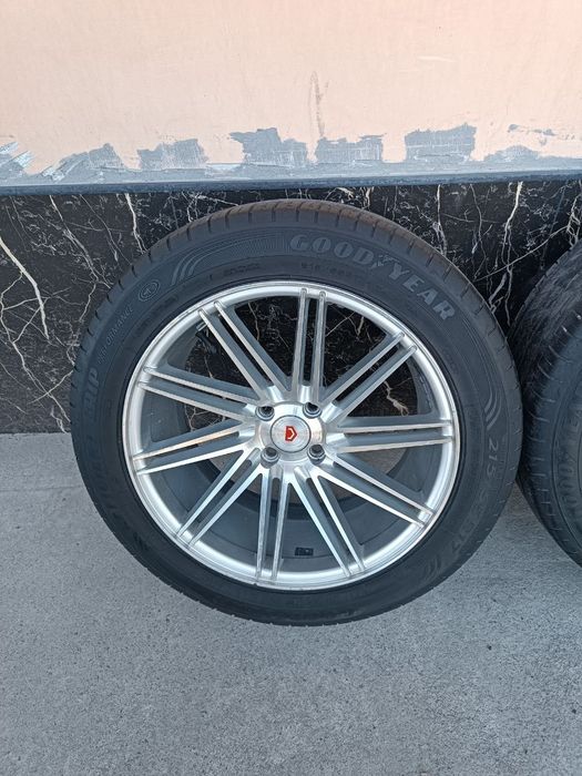 Vossen Diska balon Sotiladi 215 55 R17 Holati Yaxshi