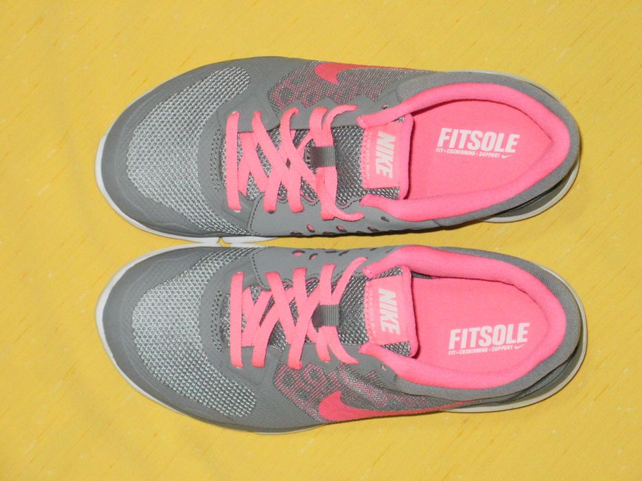 NIKE юношески нови 36