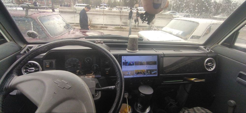 Kenwood 700 tarpetka Damas manitori bn