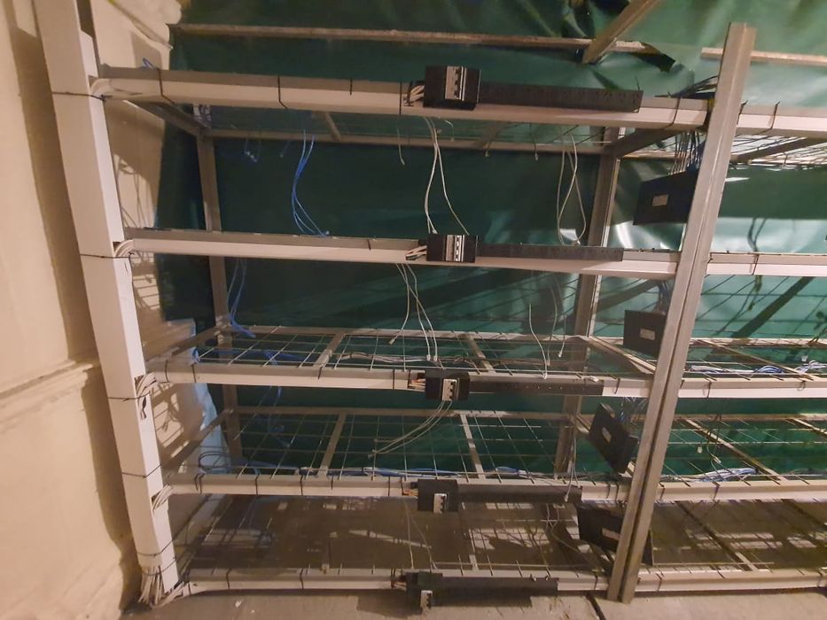 Продам майнинг отель на 100 асиков