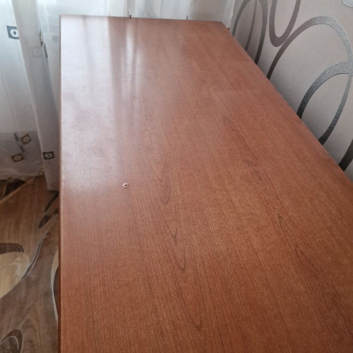 Продам стол однотумбовый