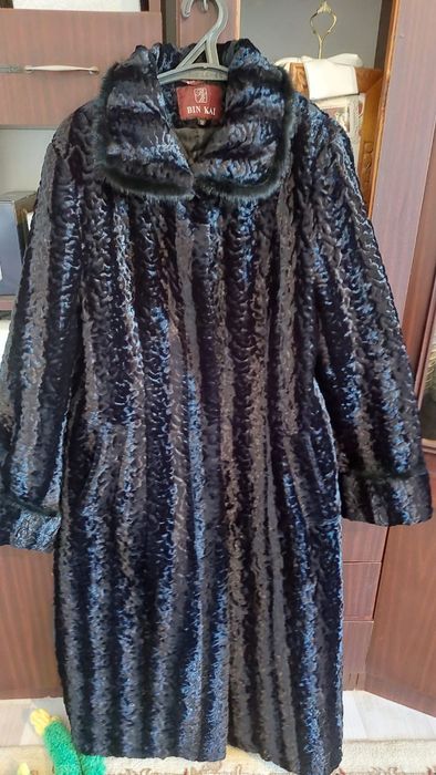 Каракул шуба сатыдады