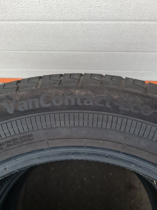 Летни гуми 2 броя за Бус CONTINENTAL VanContactEco 215 60 R17C дот4620