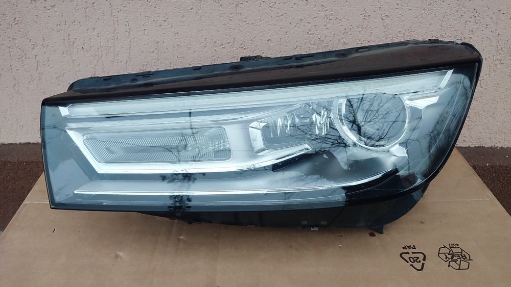 Far stg Audi Q5  model 2018 80