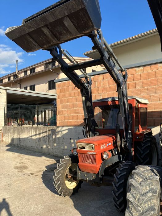 Tractor Fiat 420 DTC încărcător frontal cu Joystick