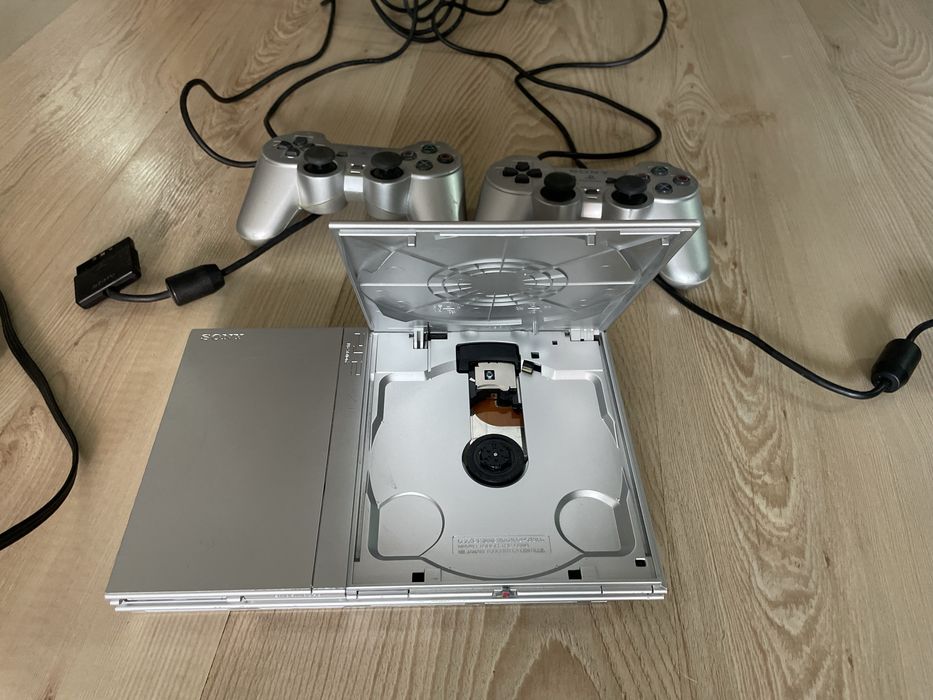 Sony PlayStation 2 PS2 Slim Silver Console Bundle –Controller / Cables
